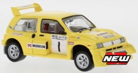 vieille voiture de rallye jaune