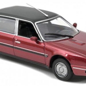 vieille voiture limousine rouge