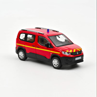 voiture camionnette de pompiers français rouge