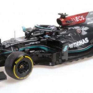 voiture de course formule 1 noire