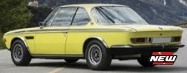 vieille voiture de sport coupe jaune