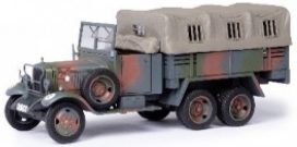 vieux camion militaire baché allemand