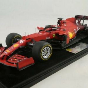 voiture de course formule 1 rouge italienne