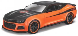 voiture de sport orange et noire