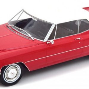 vieille voiturer cabriolet rouge