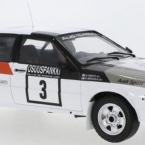 vieille voiture de rallye blanche grise et rouge