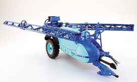 machine agricole bleu