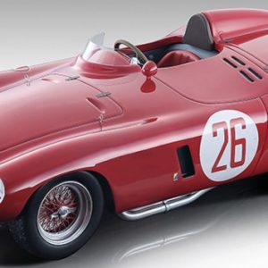 vieille voiture de course italienne rouge