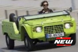 vieille voiture française cabriolet verte
