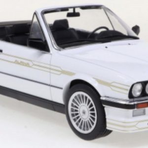 vieille voiture de sport cabriolet blanche