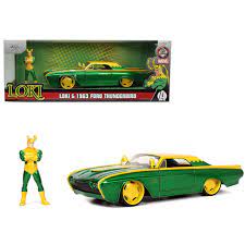 vieille voiture jaune et verte
