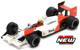 vieille voiture de course formule 1 orange et blanche