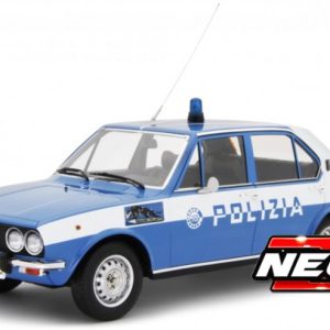 vieille voiture de police italienne bleu et blanche