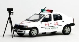 vieille voiture de police marocaine blanche