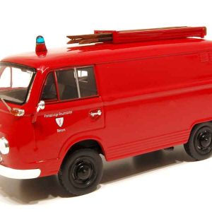 vieux camion de pompiers rouge