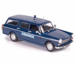 vieille voiture de police française break bleu