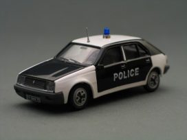 vieille voiture de police française noire et blanche