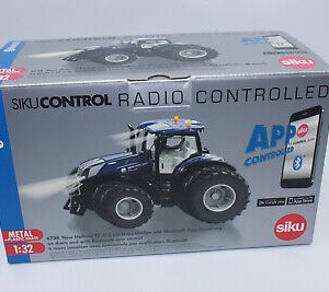 tracteur agricole teleguide bleu