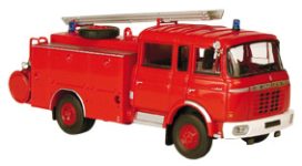 vieux camion de pompiers rouge