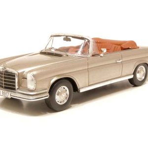 vieille voiture allemande cabriolet beige