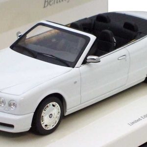 vieille voiture de luxe cabriolet blanche