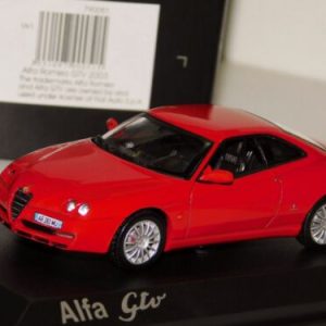 vieille voiture de sport italienne coupe rouge