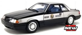 vieille voiture de police americaine coupe