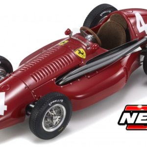 vieille voiture de course rouge italienne