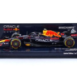 voiture de course formule 1 noire