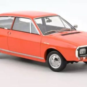 vieille voiture française orange