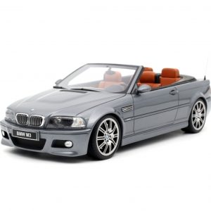 voiture de sport cabriolet grise