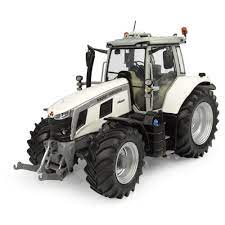 tracteur agricole blanc