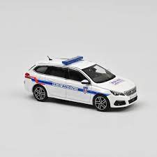voiture de police blanche