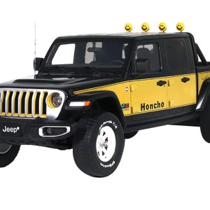 vieille grosse jeep jaune et noire