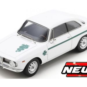 vieille voiture de sport italienne blanche et verte