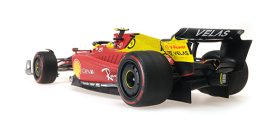 voiture de course formule 1 jaune et rouge