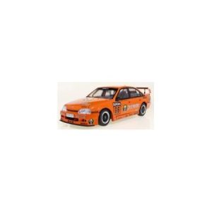 vieille voiture de course orange