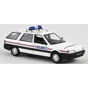 vieille voiture française de police française blanche