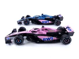 voiture de course formule 1 bleu et rose