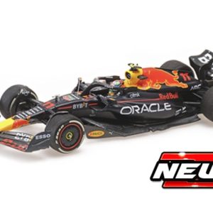 voiture de course noire formule 1