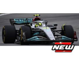 voiture de course formule 1 grise