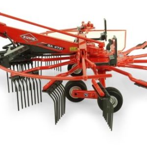 machine agricole rouge