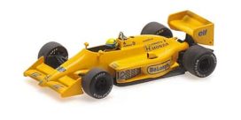 vieille voiture de course formule 1 jaune