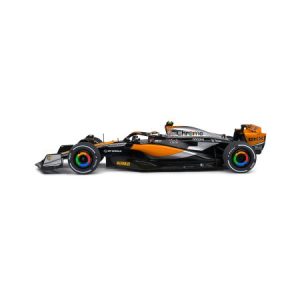 voiture de course formule 1 orange et noire