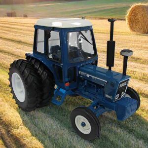 vieux tracteur agricole bleu