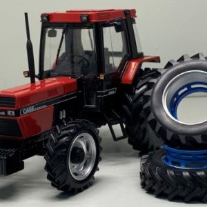 vieux tracteur agricole rouge et noire