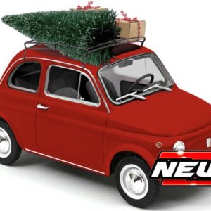 vieille voiture italienne avec sapin de noel et cadeau