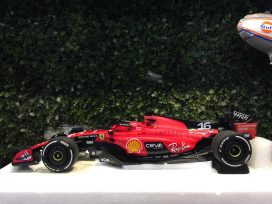 voiture de course formule 1 rouge