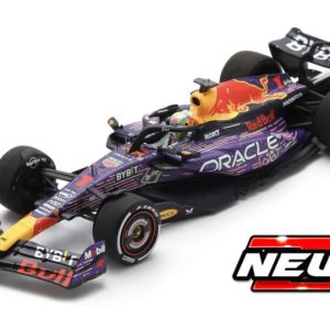 voiture de course formule 1 mauve