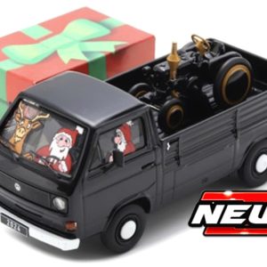 vieille camionnette noire pick up edition noel avec tracteur